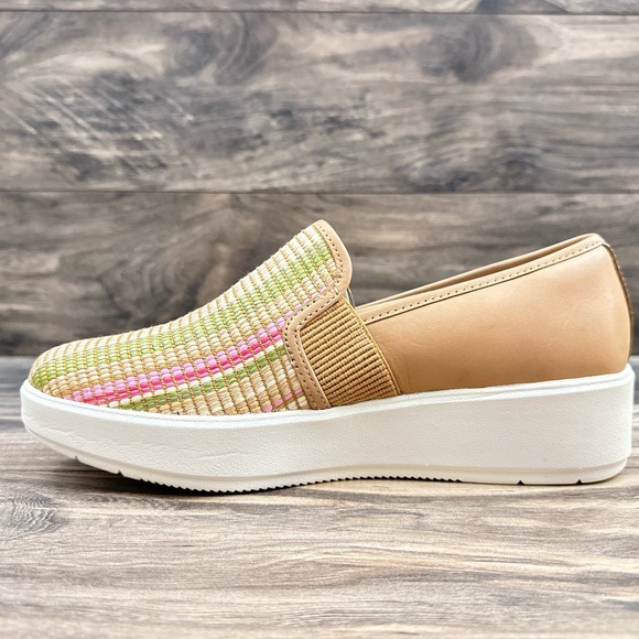 NIB Clarks Layton Petal 9W WIDE Slip On Comfort Sneakers Light Tan Combo - Picture 6 of 11